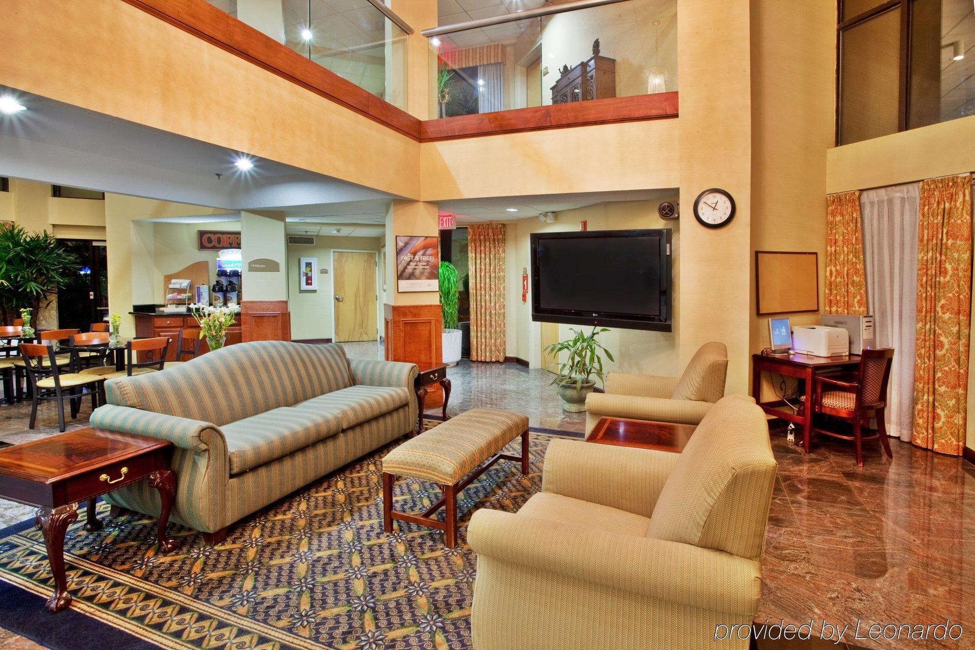Holiday Inn Express Hotel & Suites Lawrenceville By Ihg Exterior foto